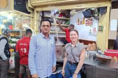 Full-Day-Customised-Kolkata-City-Tour-Guest-enjoing-Local-Tea