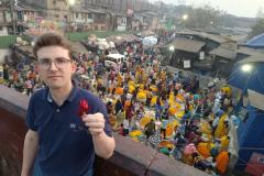 Full-Day-Customised-Kolkata-City-Tour-Guests-at-the-Mullick-Ghat-Flower-Market