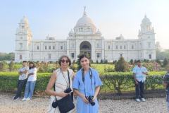 Full-Day-Customised-Kolkata-City-Tour-Guests-at-the-Victoria-Memorial
