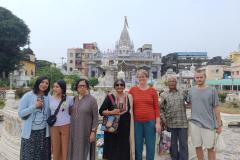 Full-Day-Customised-Kolkata-City-Tours-Guests-at-the-Jain-Temple