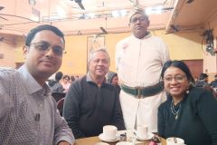Full-Day-Kolkata-City-Tour-Guests-at-the-Indian-Coffee-House