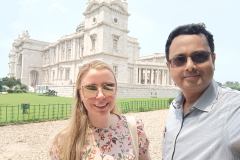 Full-Day-Kolkata-City-Tours-Guest-at-the-Victoria-Memorial