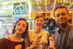 Guest-experiencing-Kolkata-Kathi-Rolls-during-a-City-Tour