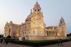 Victoria-Memorial-Corner-view